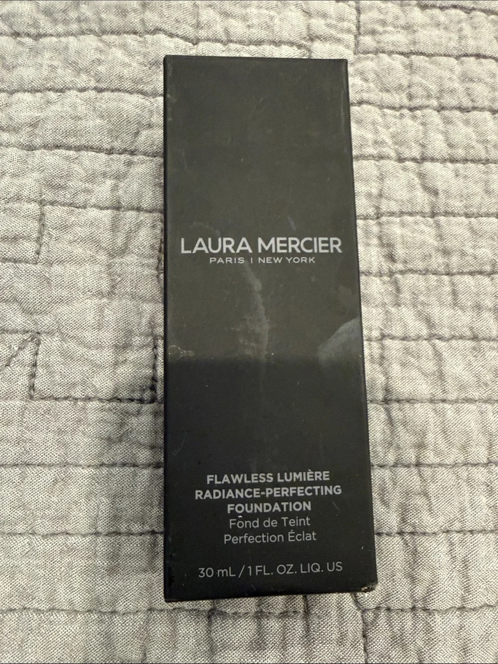 laura mercier Flawless Lumière Radiance-Perfecting Foundation - Black
